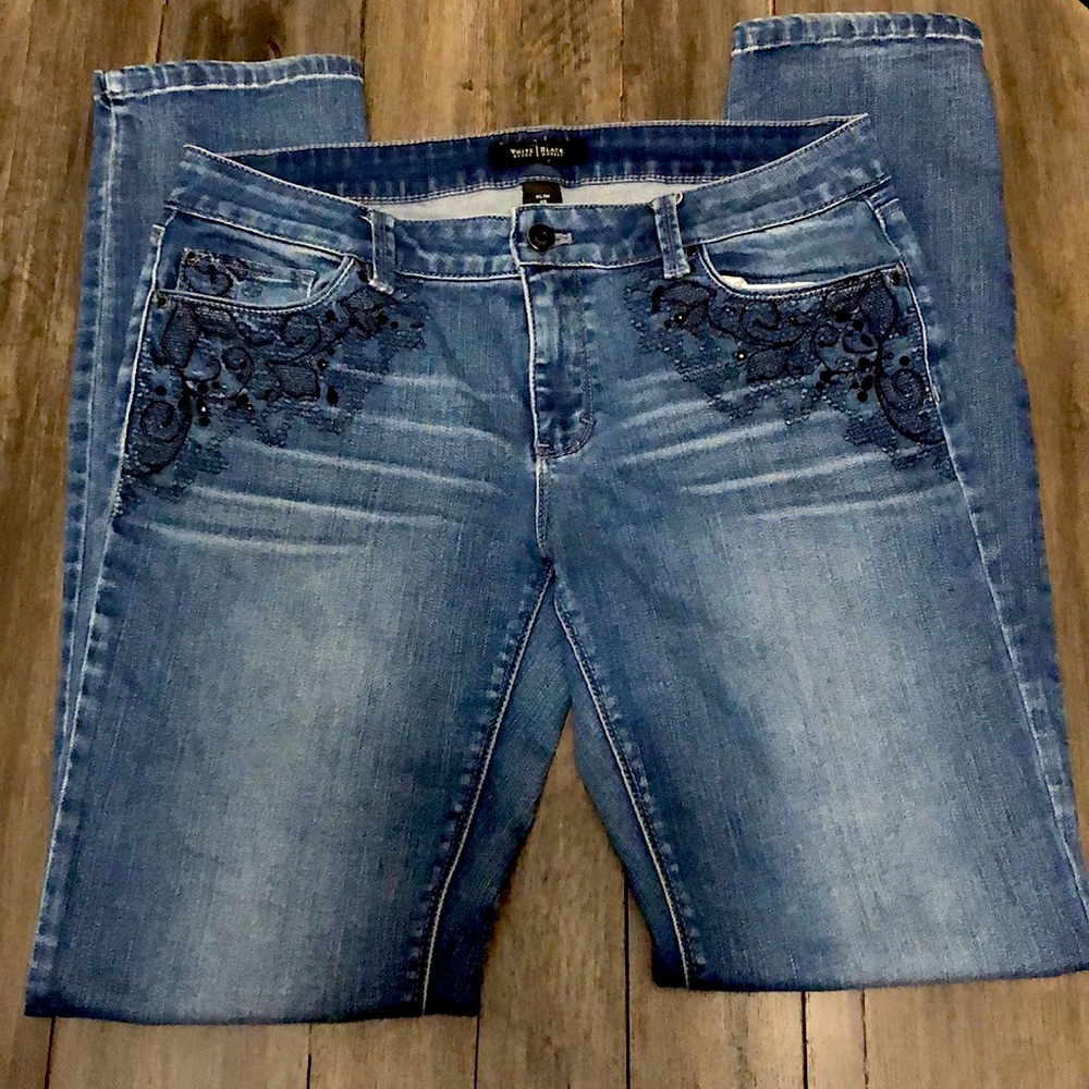 ❤️ WHITE HOUSE BLACK MARKET SLIM JEANS ❤️